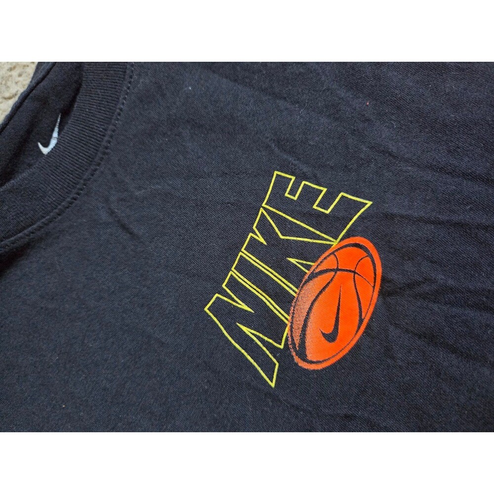 Nike Tee - Picture 2 of 3